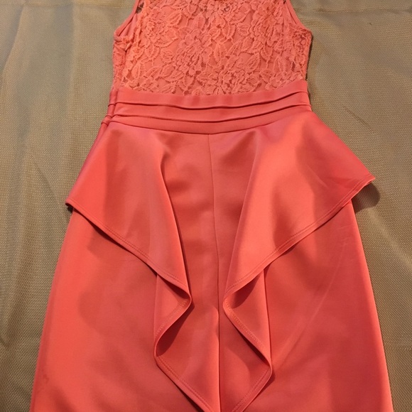 Pink pencil dress. Super cute close to brand new😊 - Picture 2 of 3